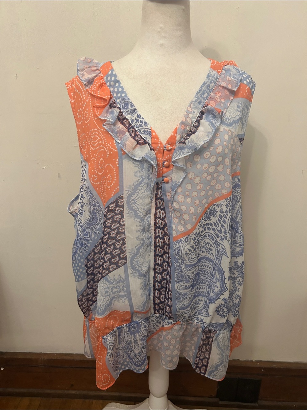Tommy Hilfiger Ruffle V-Neck Sleeveless patchwork Blouse Size 2X EUC